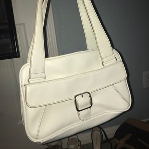 BEAUTIFUL OLD FASHIONED WHITE PURSE